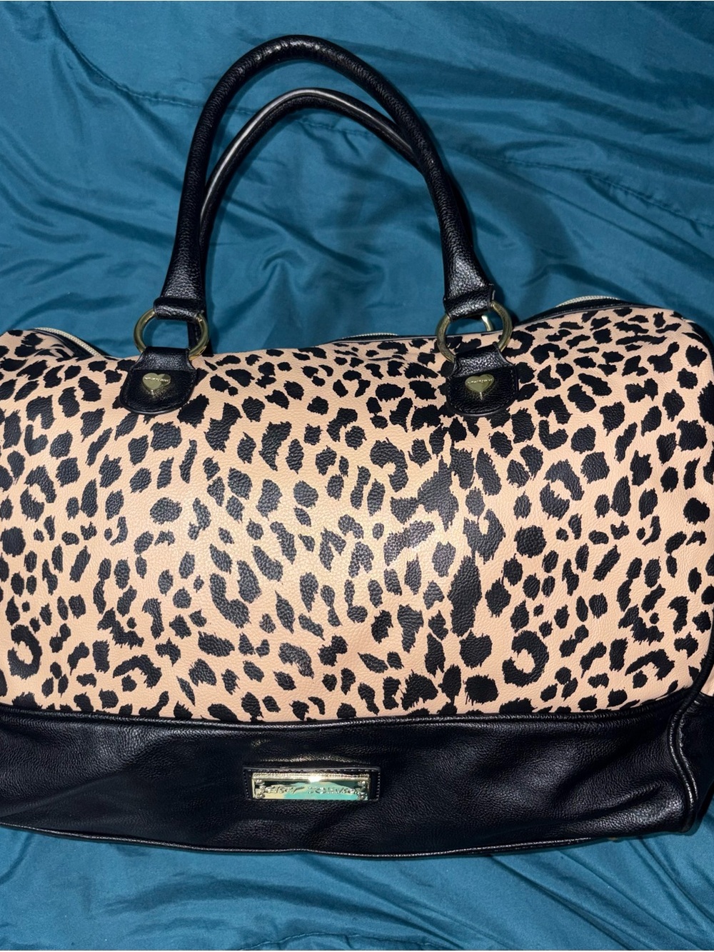 Betsey Johnson - Leopard Print Top-Handle Weekender Black & tan Free Dusty